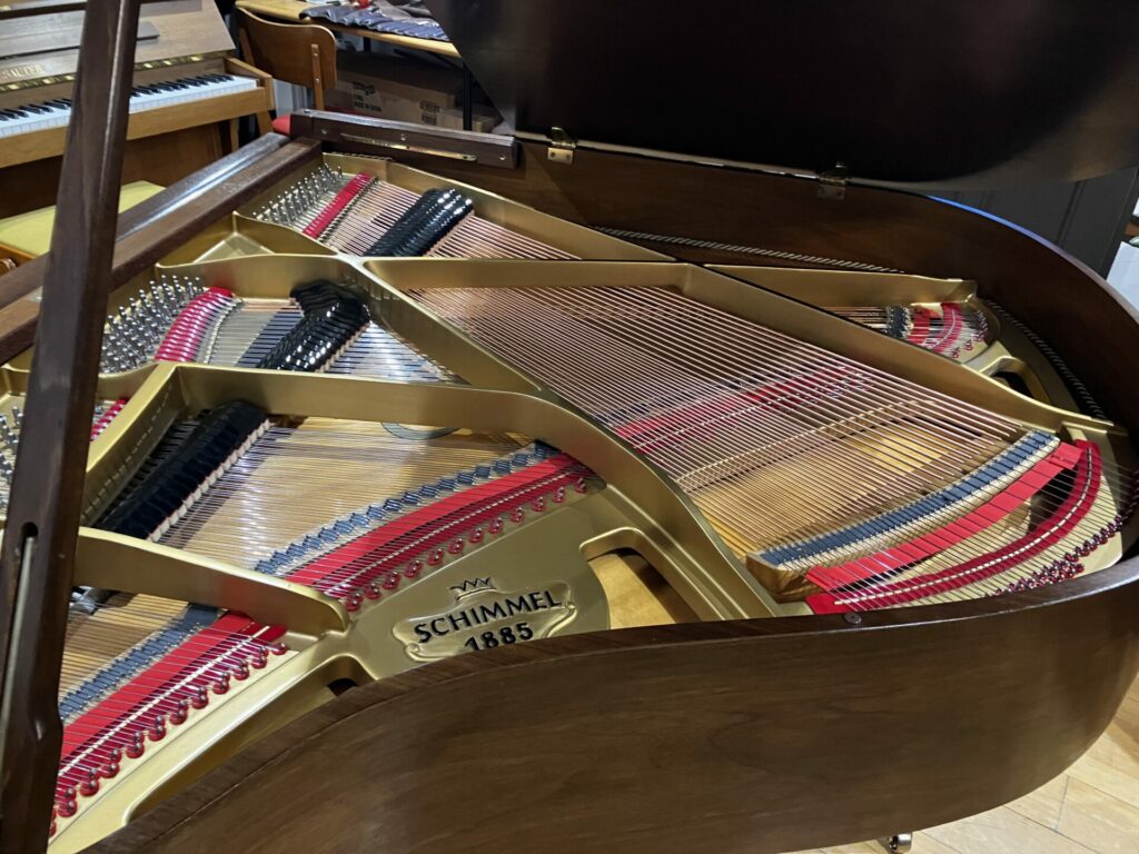 PIANO 1/4 QUEUE SCHIMMEL 